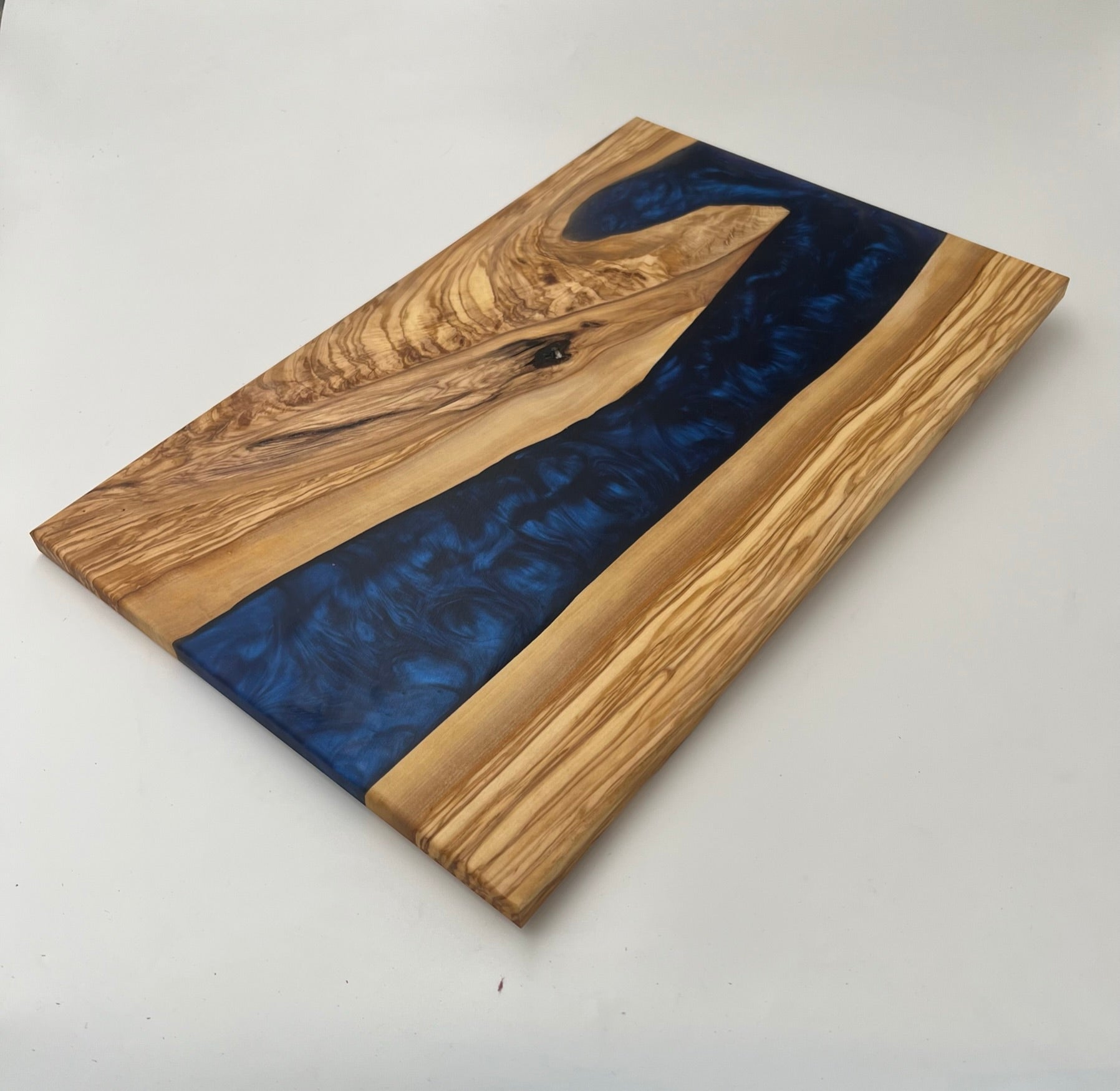 Olive Wood Epoxy Cutting Board (Pacific Blue) – Warwin Wood Works